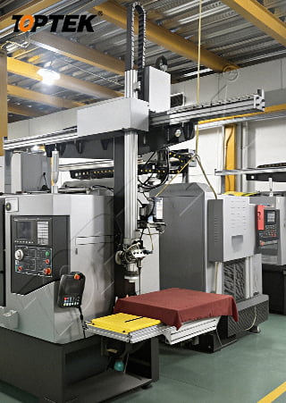 Automated CNC Machining Center with Robotic Arm - Advanced robotic automation equipment